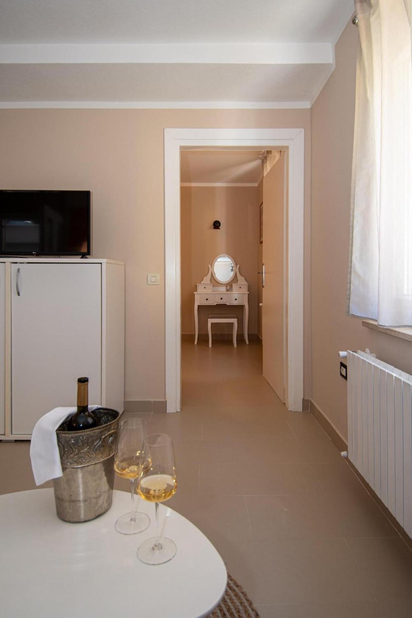 روفينج Bed & Breakfast Blu Locanda الغرفة الصورة